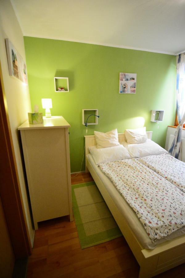 Apartamento Downtown Garden Isle In Urban Style-Free Parking Budapest Exterior foto