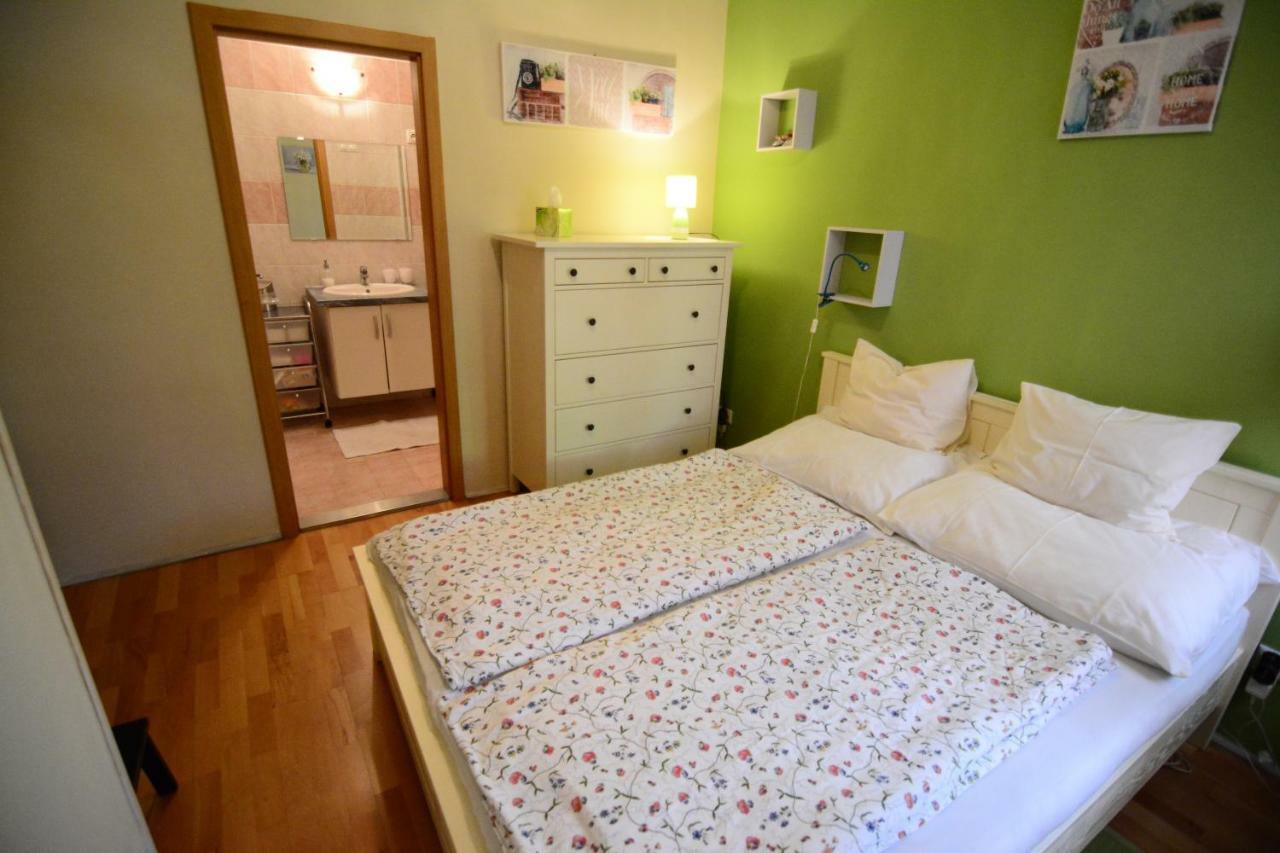 Apartamento Downtown Garden Isle In Urban Style-Free Parking Budapest Exterior foto