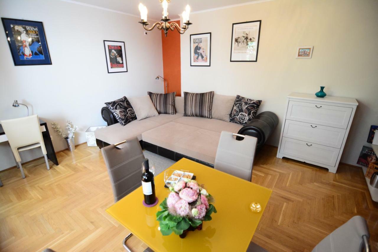 Apartamento Downtown Garden Isle In Urban Style-Free Parking Budapest Exterior foto