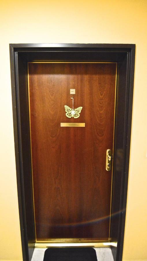 Apartamento Downtown Garden Isle In Urban Style-Free Parking Budapest Exterior foto