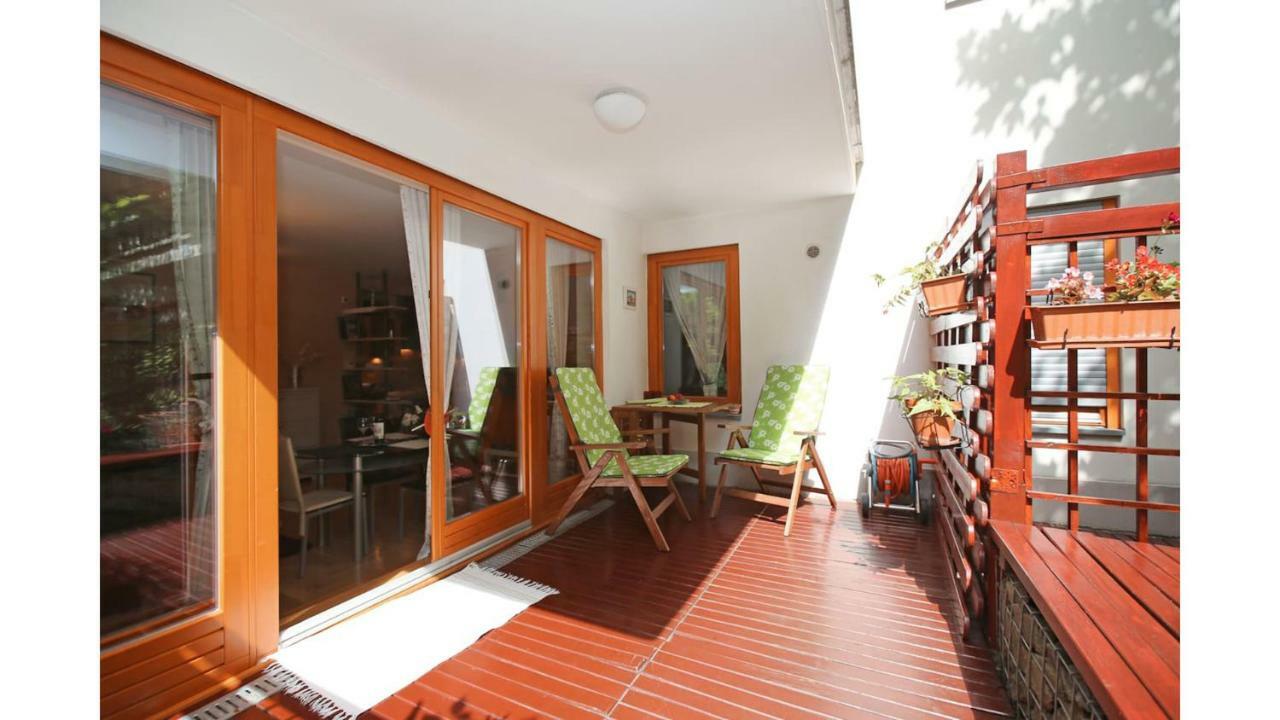 Apartamento Downtown Garden Isle In Urban Style-Free Parking Budapest Exterior foto